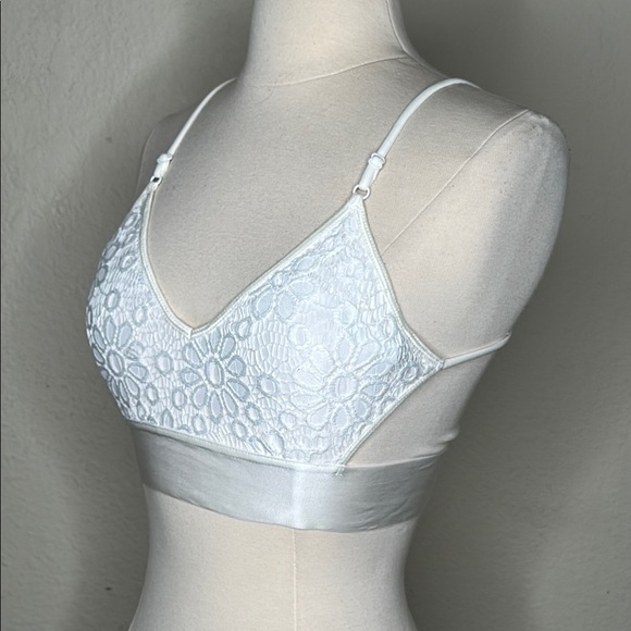 Free People Intimately Free Bralette White Size XS Boho Cottage Lace Enbroidered - Picture 2 of 7